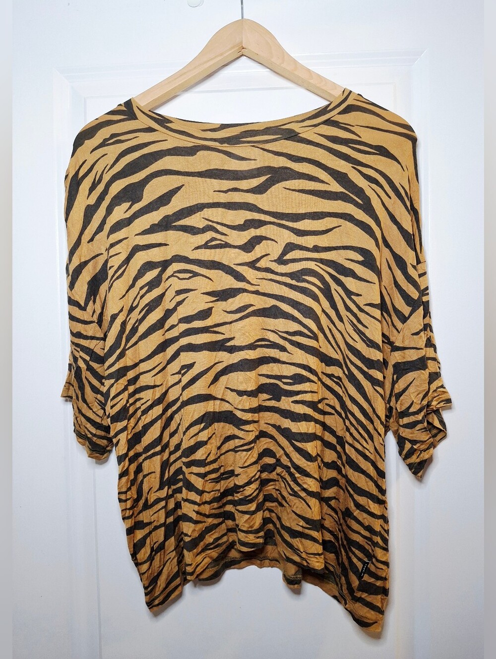 RVCA Animal Print Top (XL)